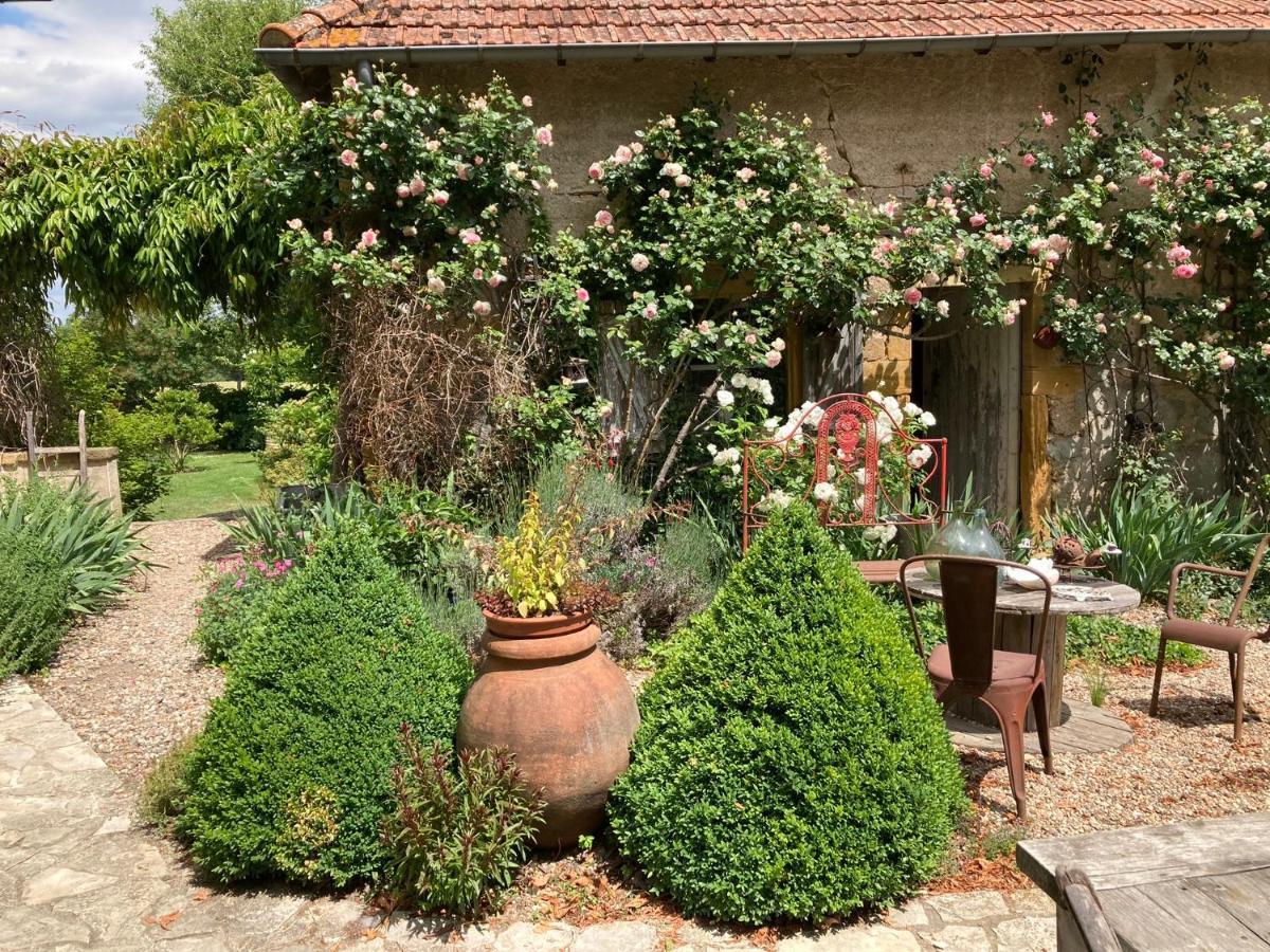Les Jardins Des Soussilanges Bed & Breakfast Ceron Exterior photo